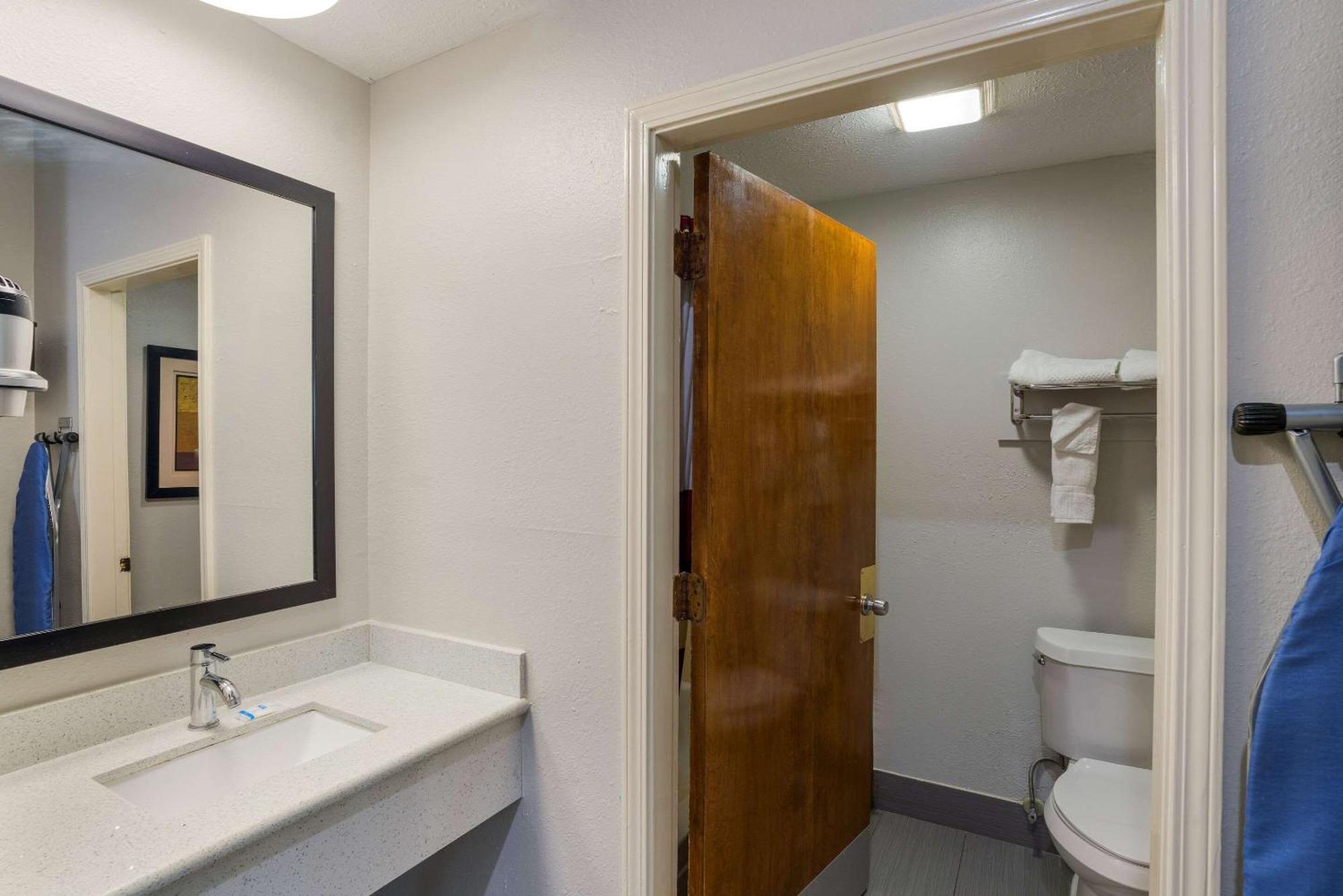 Rodeway Inn Brandon Zewnętrze zdjęcie